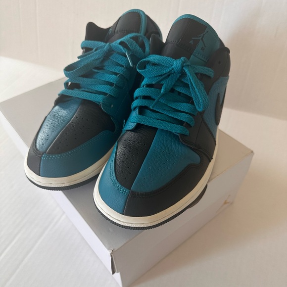 Nike Jordan 1 SE Low Split black spurce Women’s size 10 - Picture 2 of 9